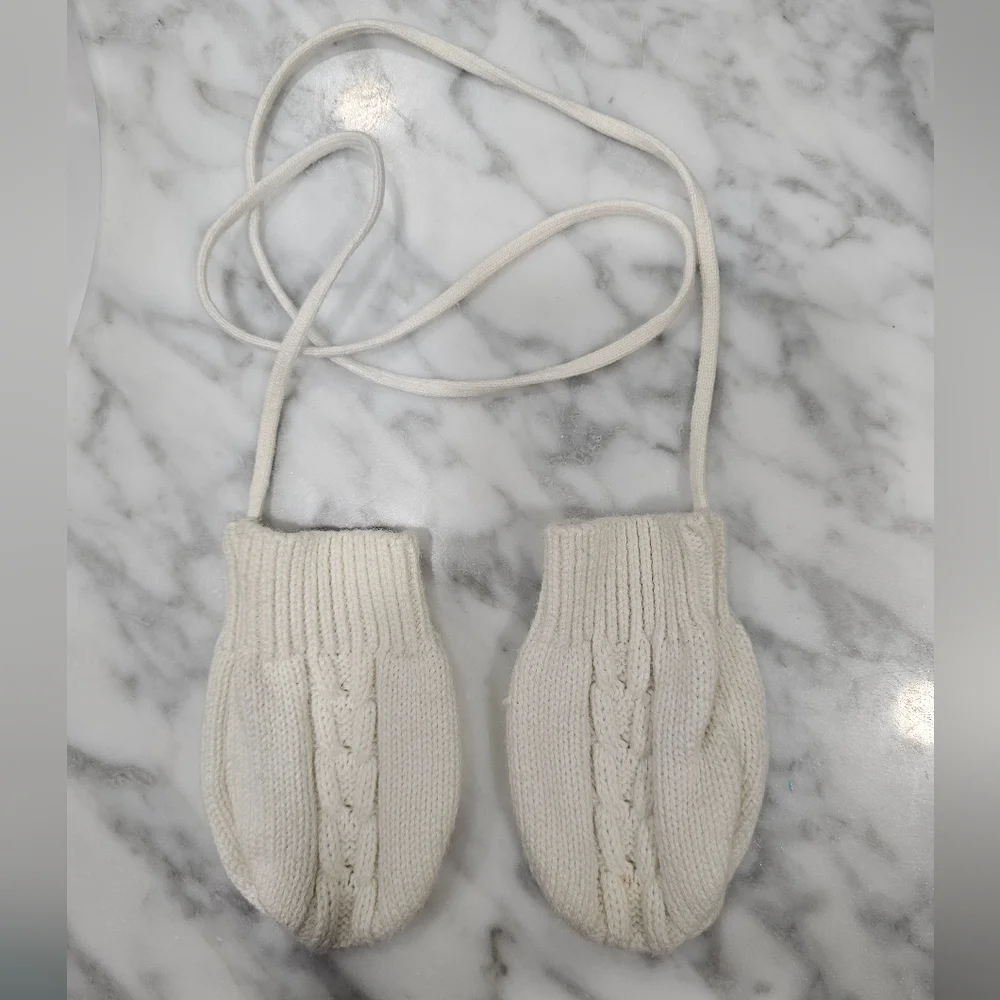 JoJo Maman Bébé Cream Cable Knit Pop-On Mittens 1-2 YRS